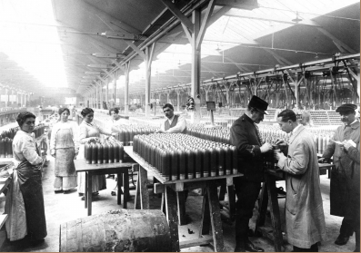 photo 93 Usine Citroën - 28 septembre 1915 Grand atelier d’usinage et de montage
